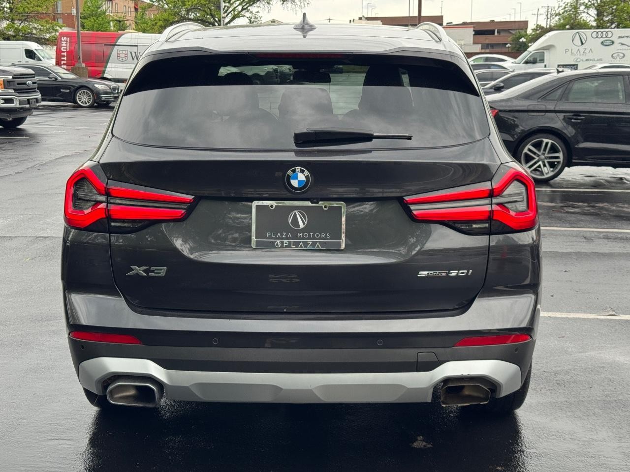 BMW X3 Vehicle Full-screen Gallery Image 7