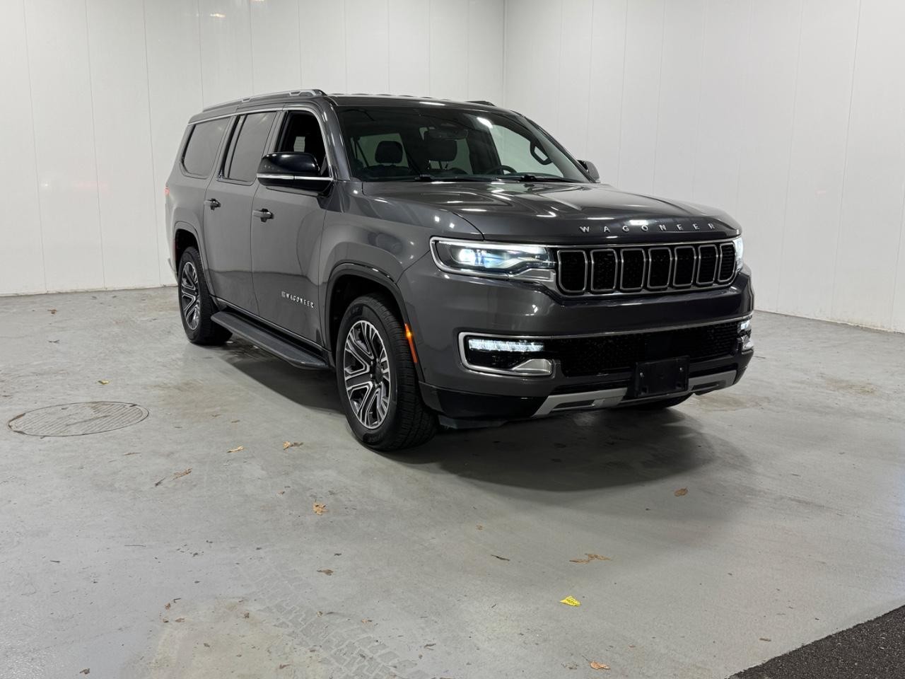 Jeep Wagoneer L Vehicle Full-screen Gallery Image 6