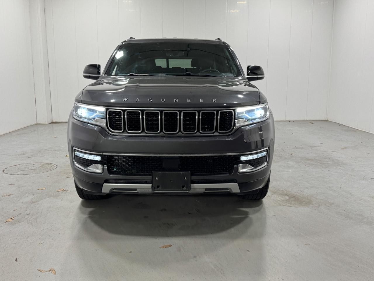 Jeep Wagoneer L Vehicle Full-screen Gallery Image 7