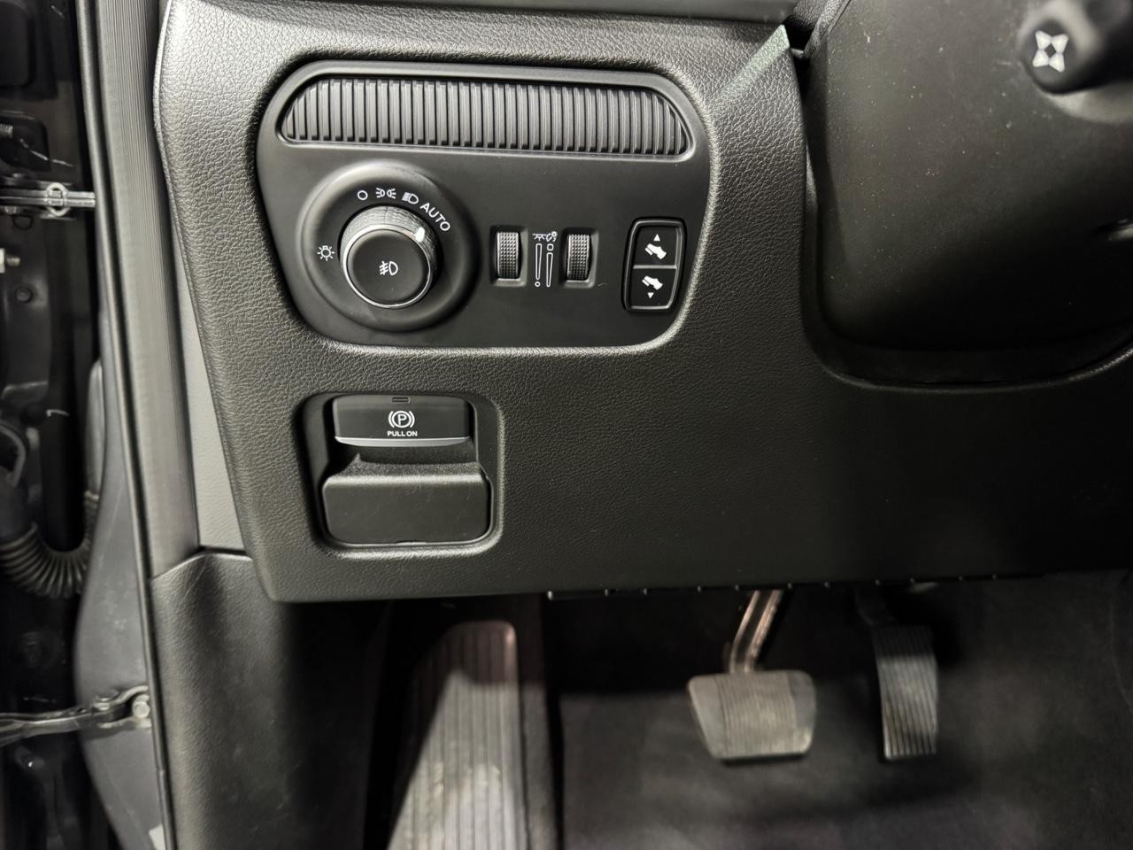 Jeep Wagoneer L Vehicle Full-screen Gallery Image 29