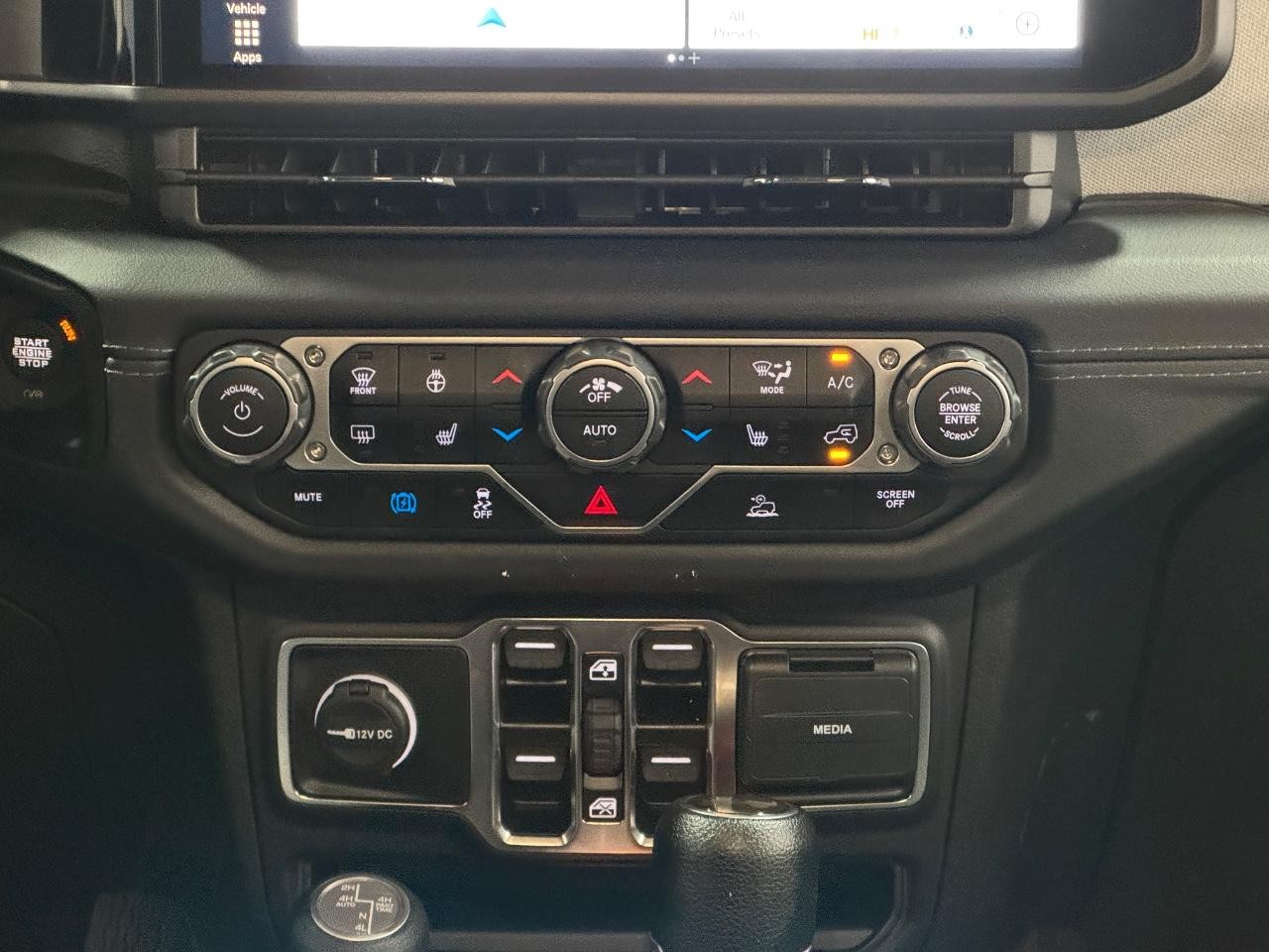 Jeep Wrangler 4xe Vehicle Full-screen Gallery Image 14