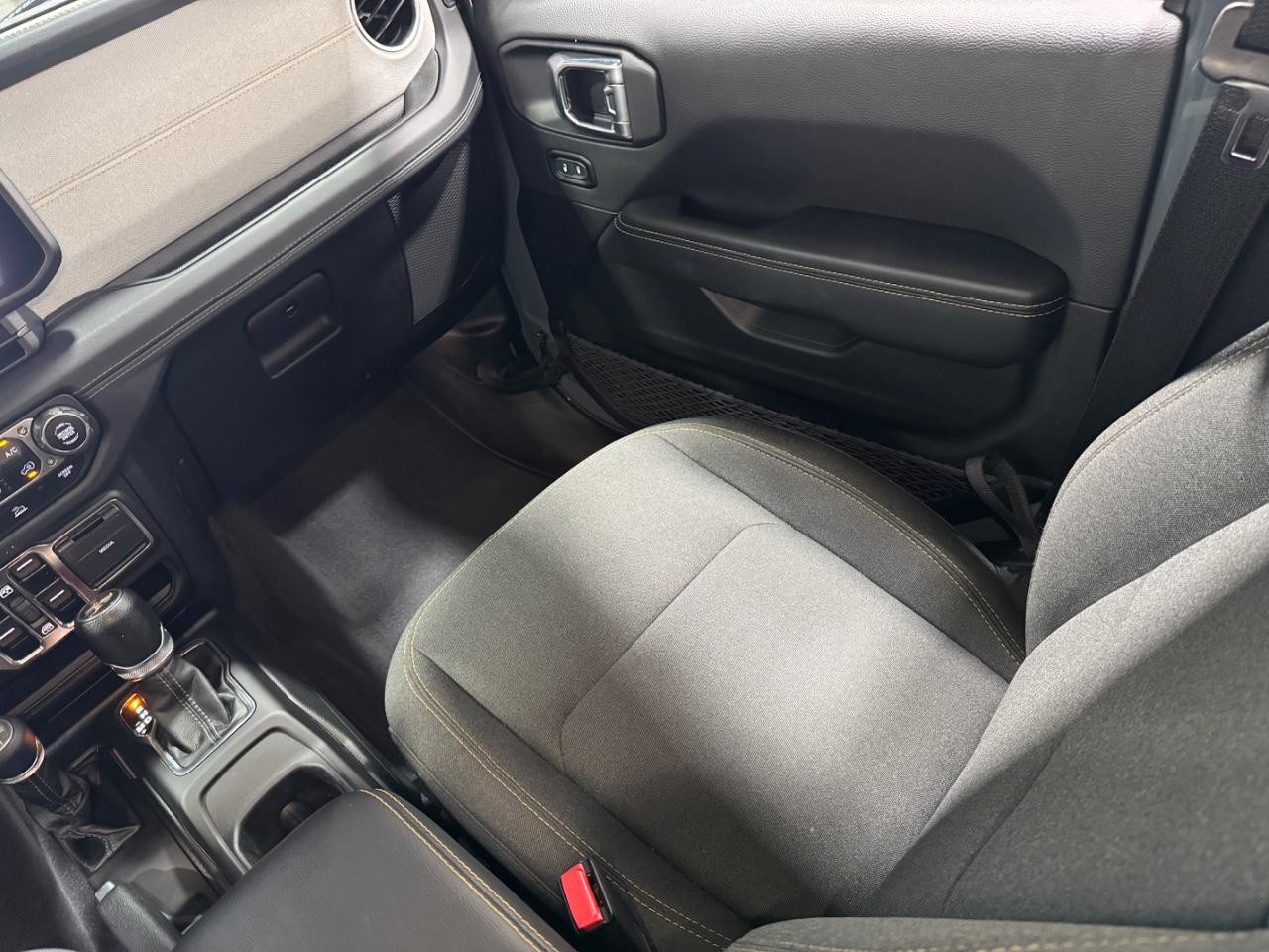 Jeep Wrangler 4xe Vehicle Full-screen Gallery Image 16