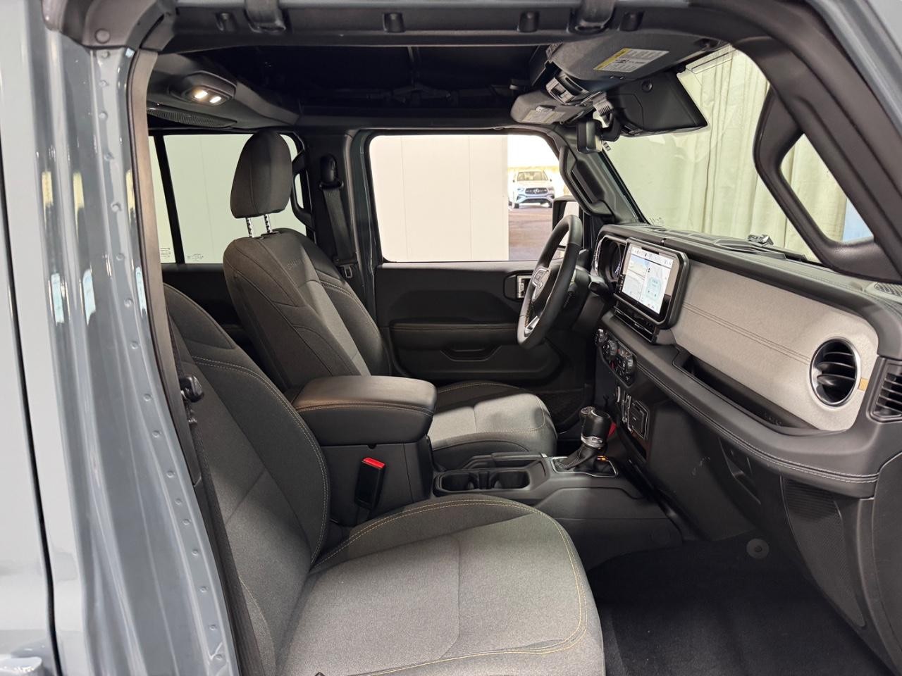 Jeep Wrangler 4xe Vehicle Full-screen Gallery Image 17