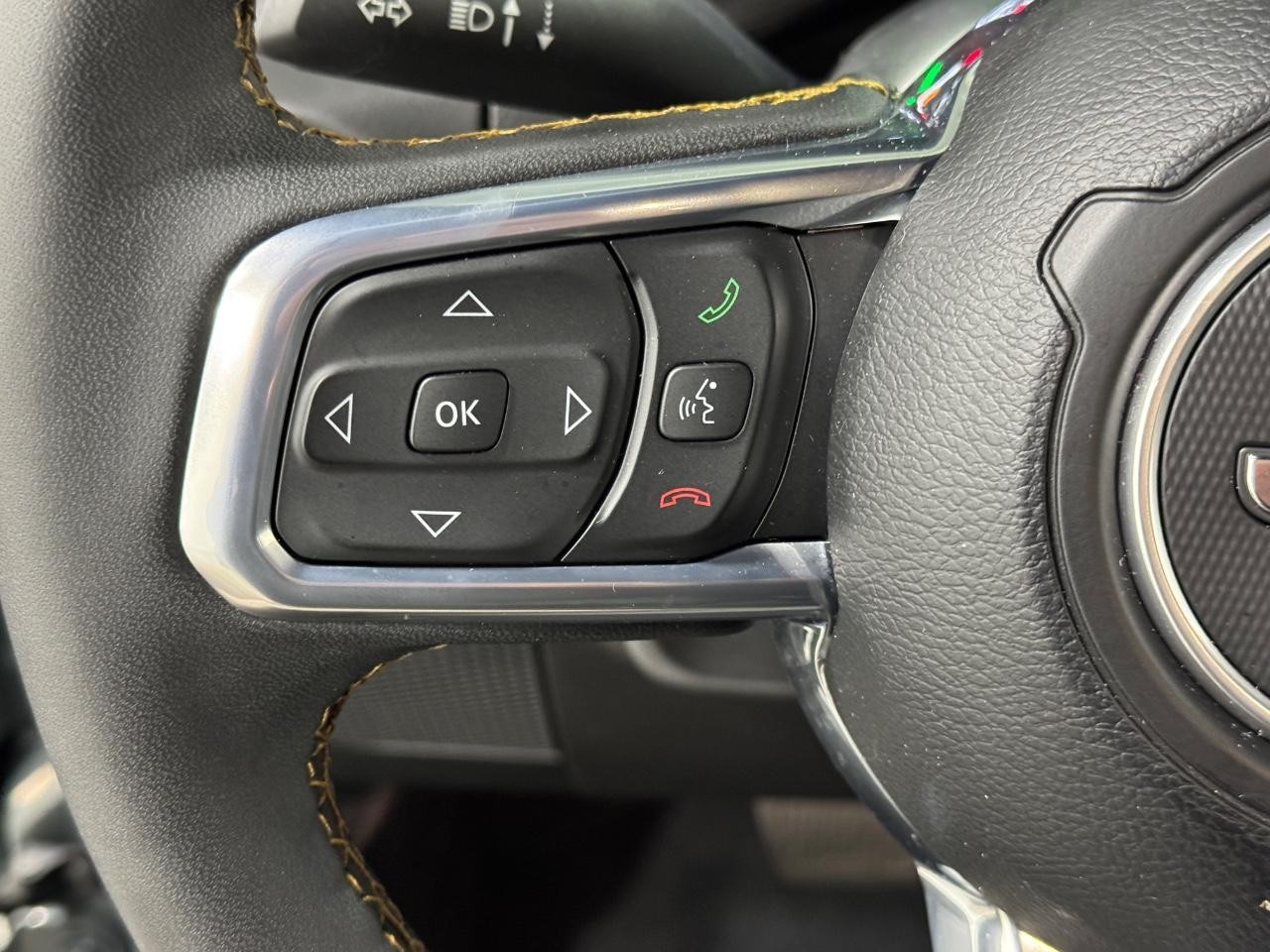 Jeep Wrangler 4xe Vehicle Full-screen Gallery Image 29