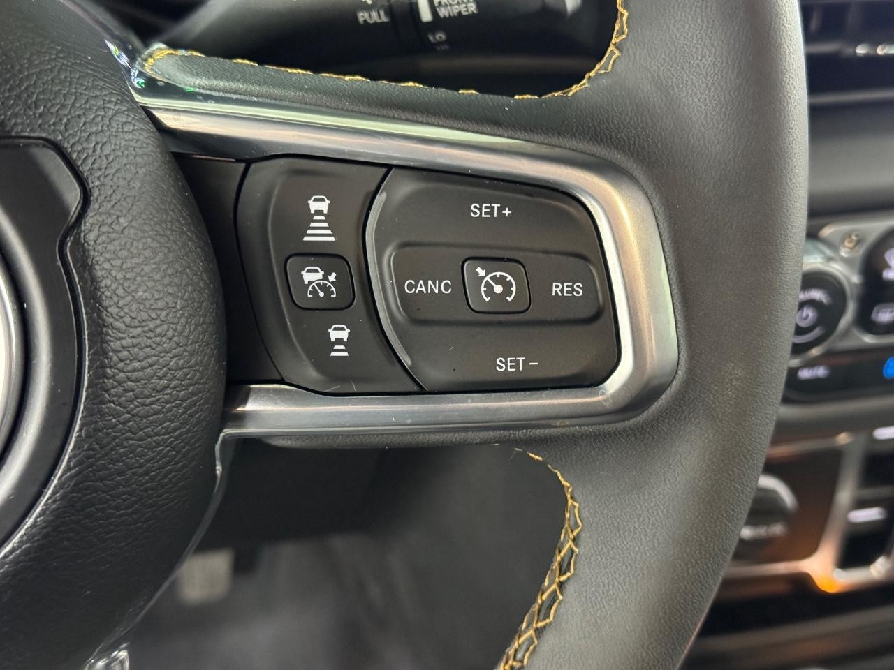 Jeep Wrangler 4xe Vehicle Full-screen Gallery Image 30