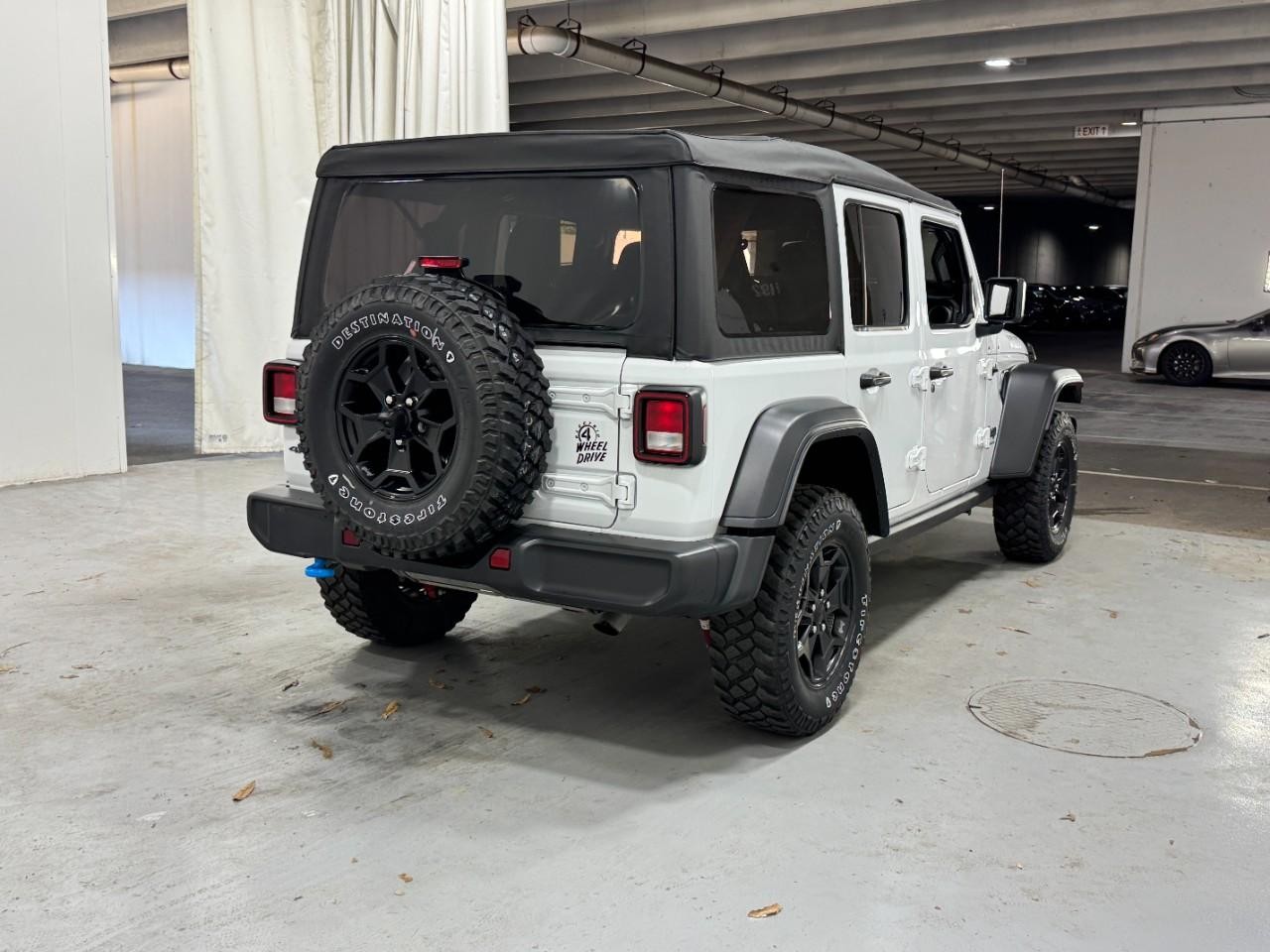Jeep Wrangler 4xe Vehicle Full-screen Gallery Image 4