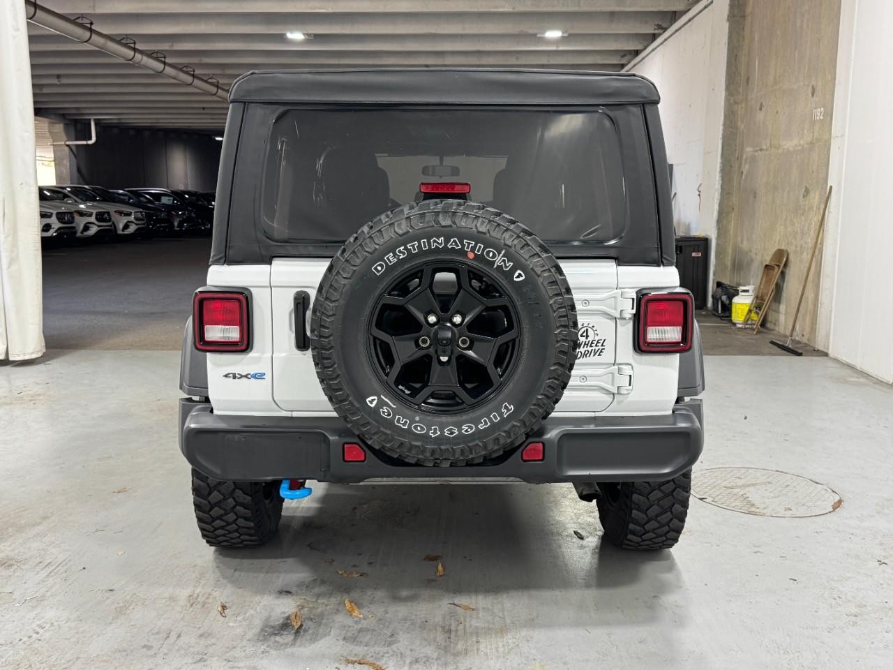 Jeep Wrangler 4xe Vehicle Full-screen Gallery Image 9
