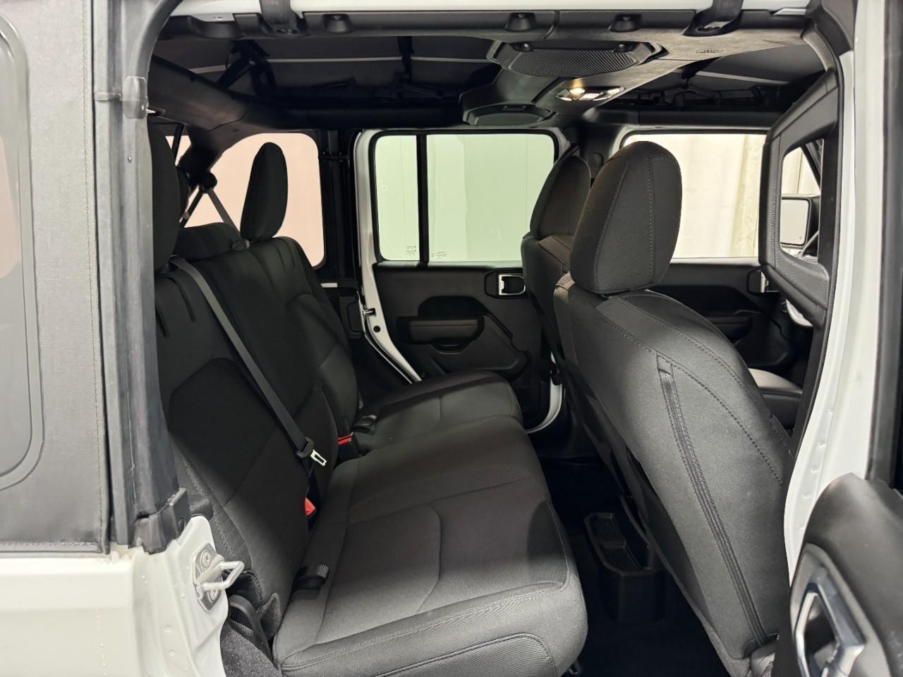 Jeep Wrangler 4xe Vehicle Full-screen Gallery Image 10