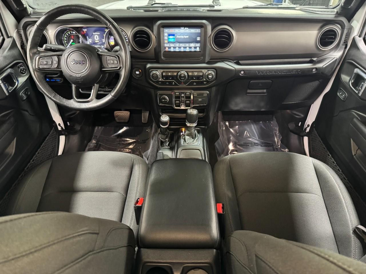 Jeep Wrangler 4xe Vehicle Full-screen Gallery Image 11