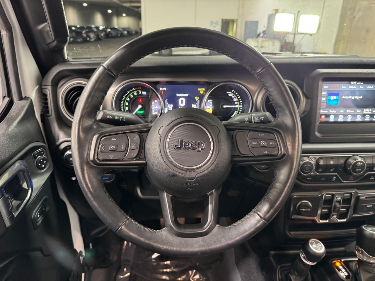 Jeep Wrangler 4xe Vehicle Full-screen Gallery Image 12