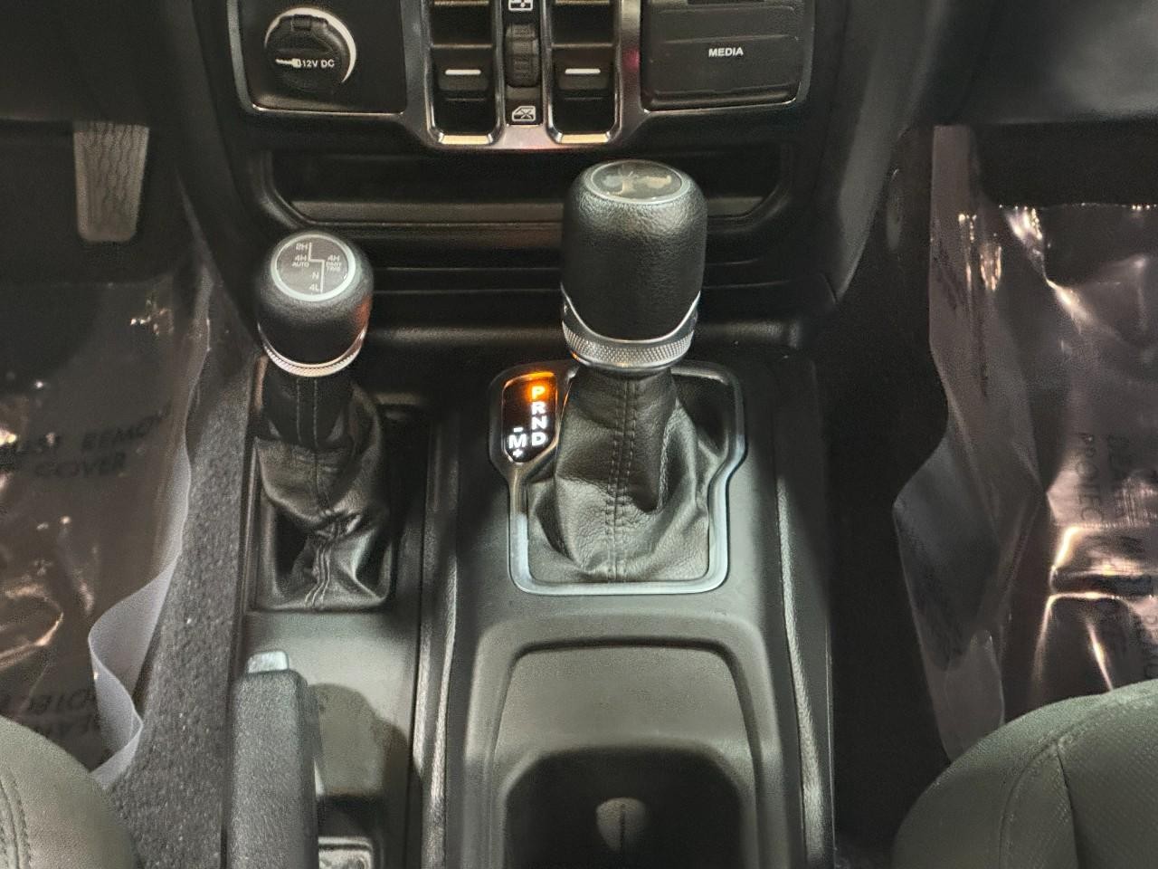 Jeep Wrangler 4xe Vehicle Full-screen Gallery Image 15