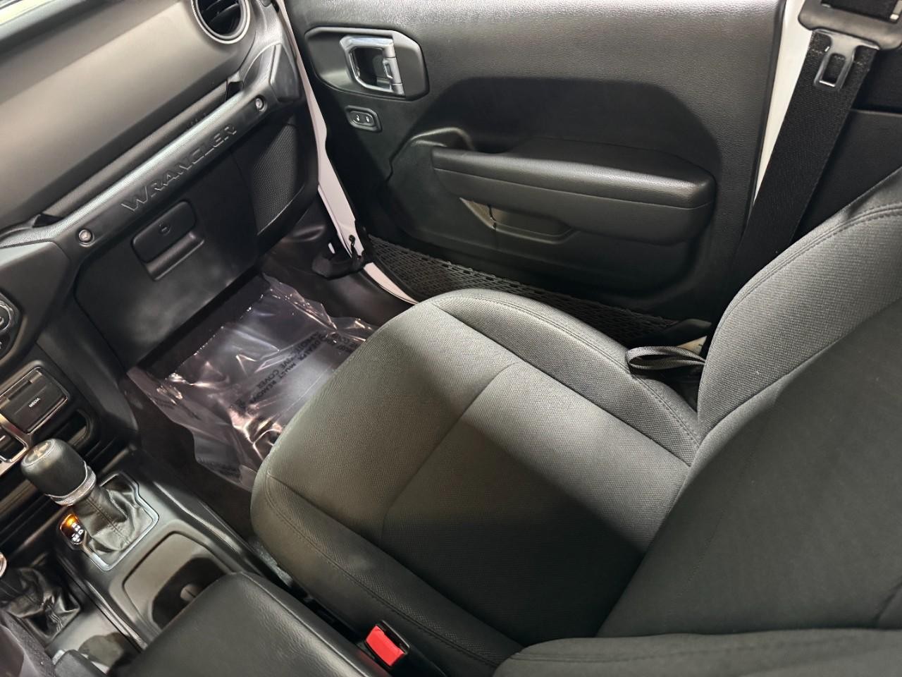 Jeep Wrangler 4xe Vehicle Full-screen Gallery Image 16