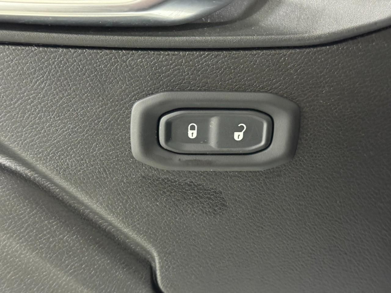 Jeep Wrangler 4xe Vehicle Full-screen Gallery Image 24