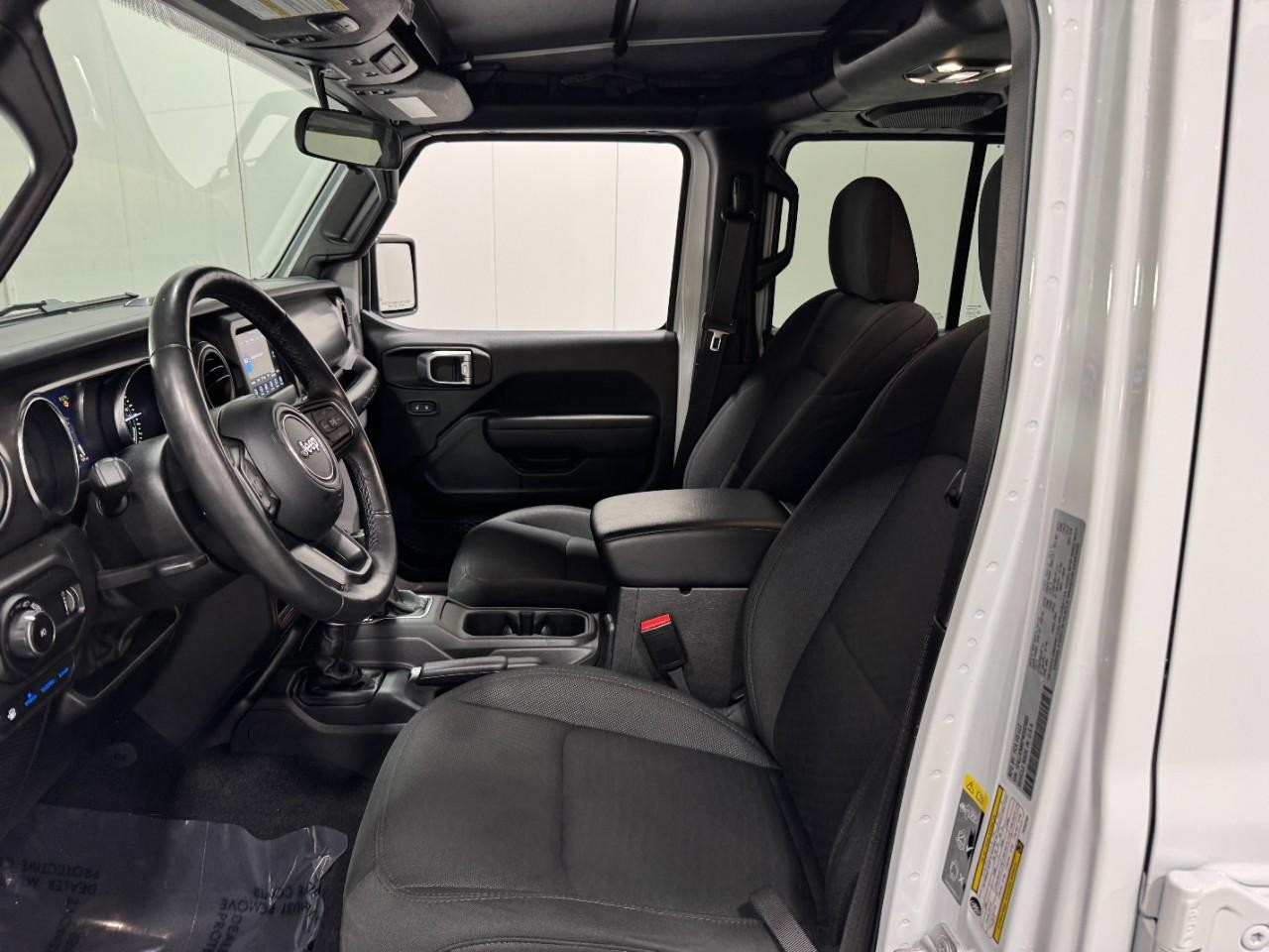 Jeep Wrangler 4xe Vehicle Full-screen Gallery Image 25
