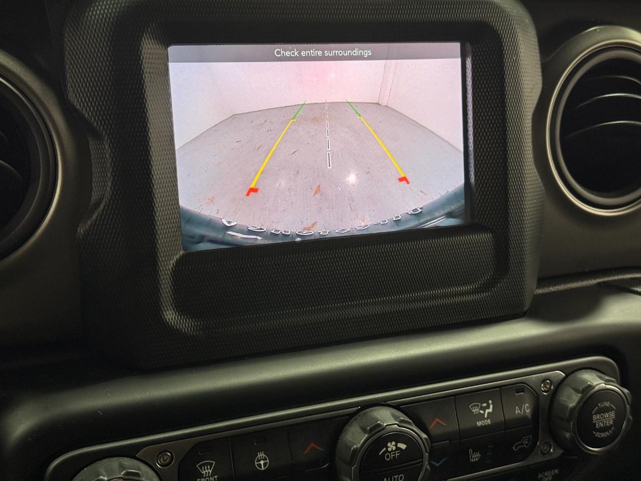 Jeep Wrangler 4xe Vehicle Full-screen Gallery Image 32