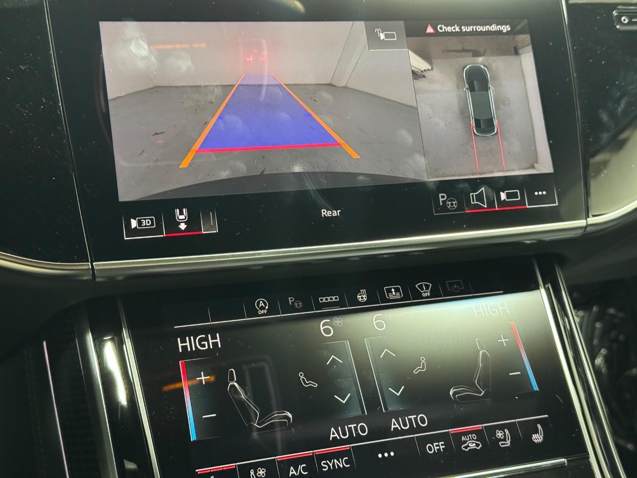 Audi S8 Vehicle Full-screen Gallery Image 35