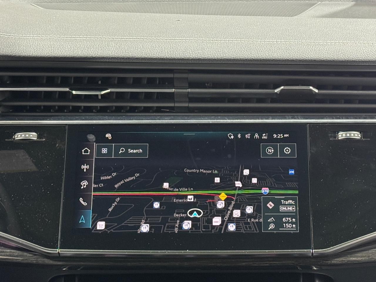 Audi Q7 Vehicle Full-screen Gallery Image 15