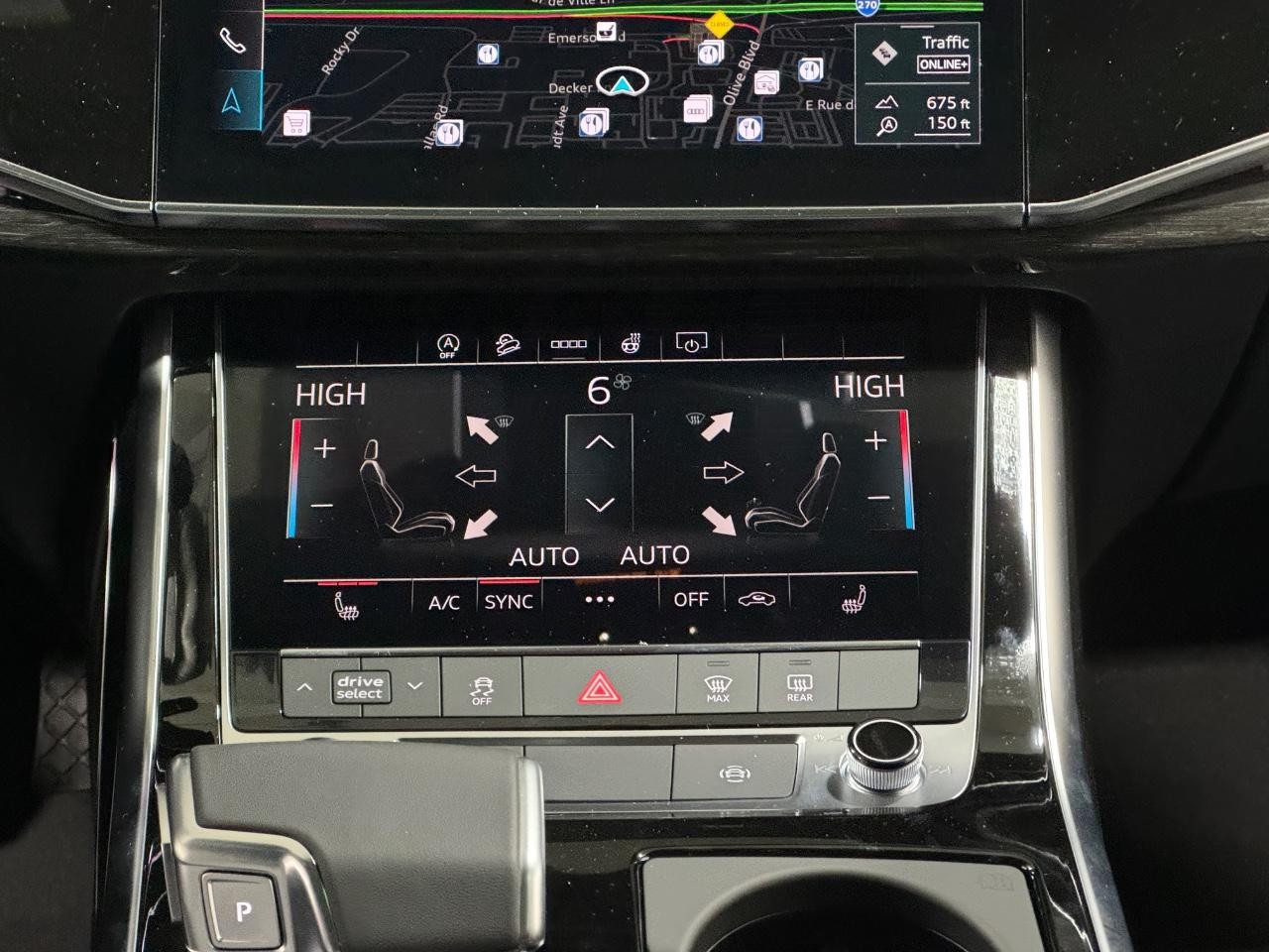 Audi Q7 Vehicle Full-screen Gallery Image 16