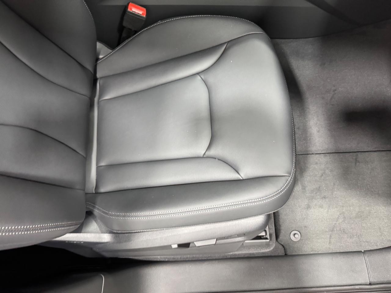 Audi Q7 Vehicle Full-screen Gallery Image 20