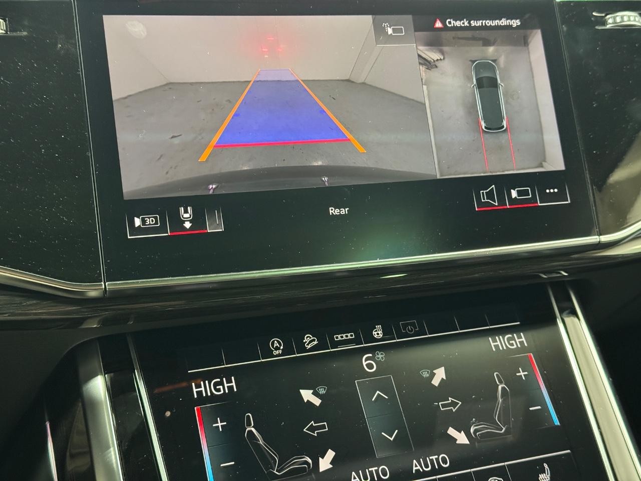 Audi Q7 Vehicle Full-screen Gallery Image 36