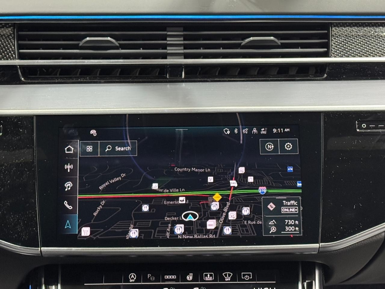 Audi S8 Vehicle Full-screen Gallery Image 15