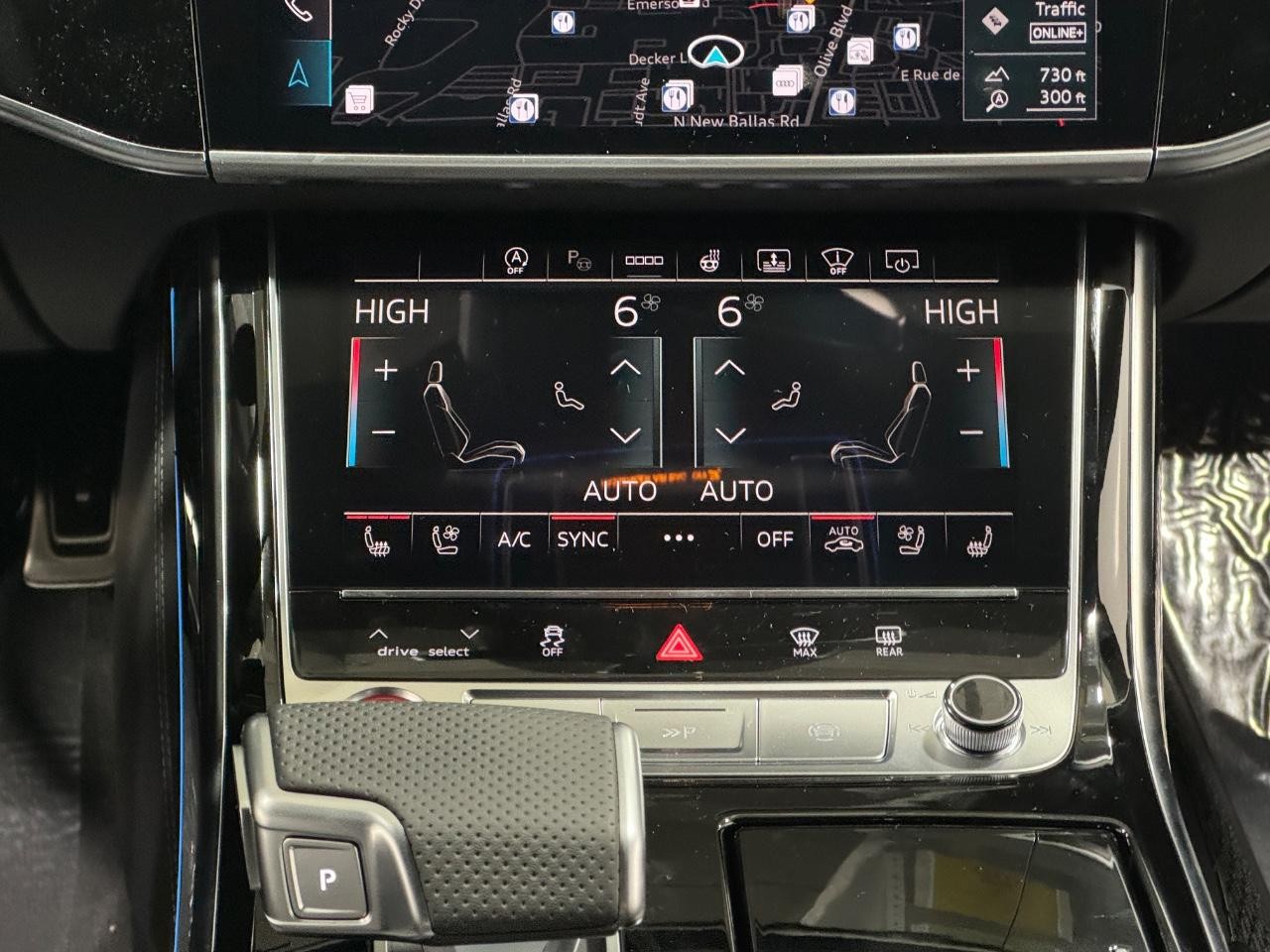 Audi S8 Vehicle Full-screen Gallery Image 16