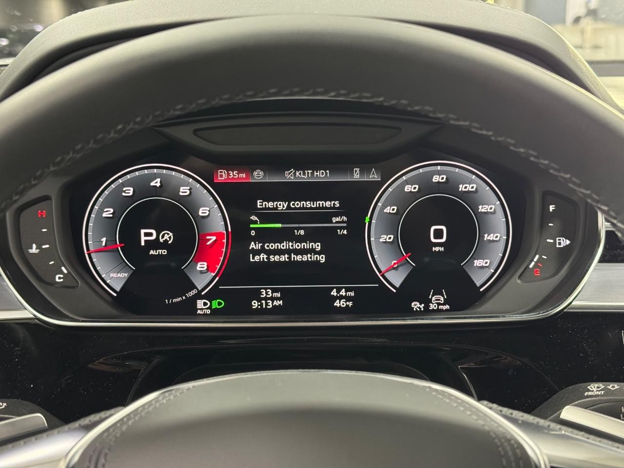 Audi S8 Vehicle Full-screen Gallery Image 35