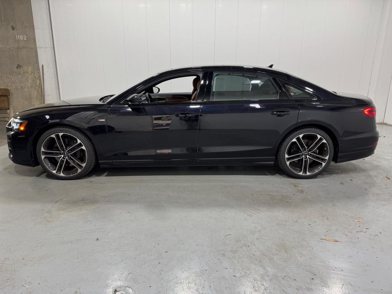 Audi A8 Vehicle Full-screen Gallery Image 2