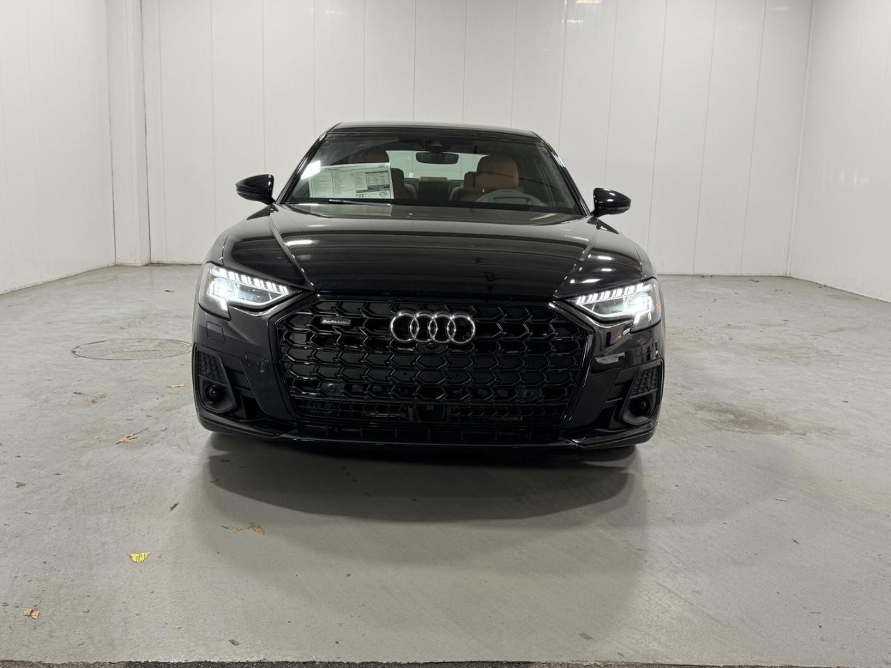 Audi A8 Vehicle Full-screen Gallery Image 7