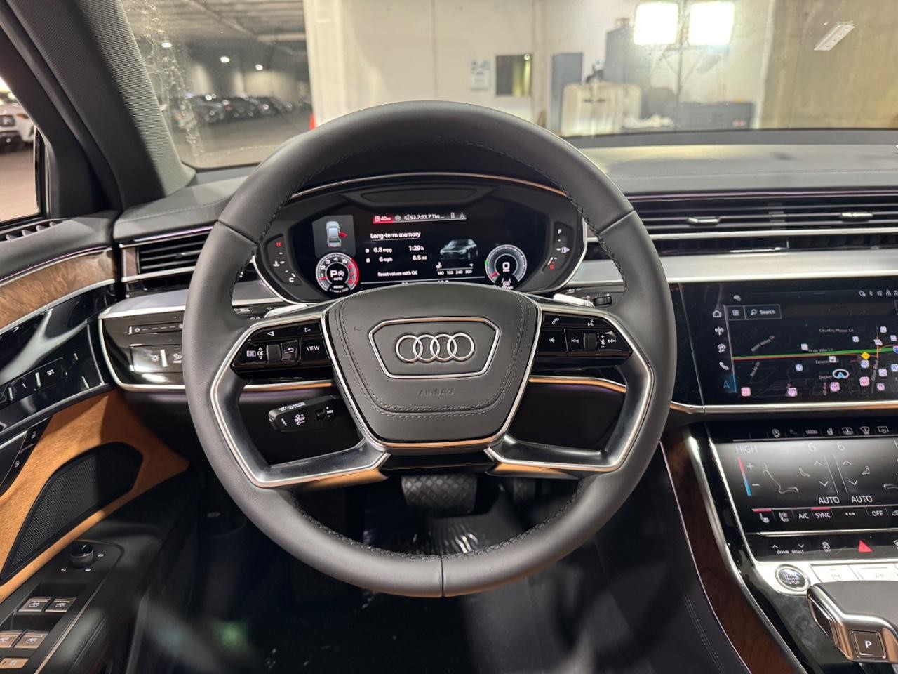 Audi A8 Vehicle Full-screen Gallery Image 14