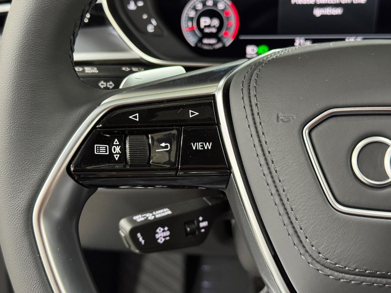 Audi A8 Vehicle Full-screen Gallery Image 34