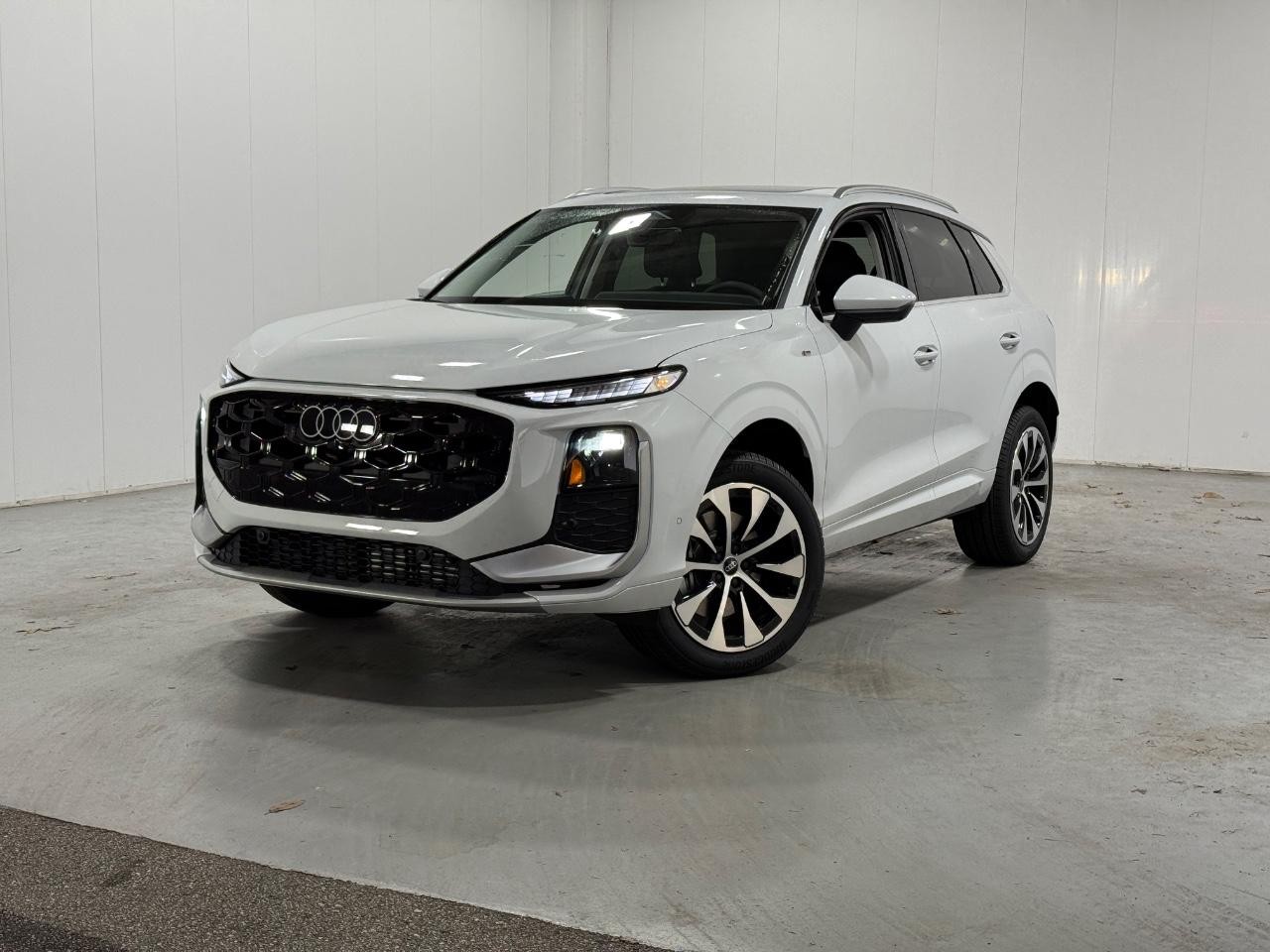 2026 Audi Q3 S line quattro's photo