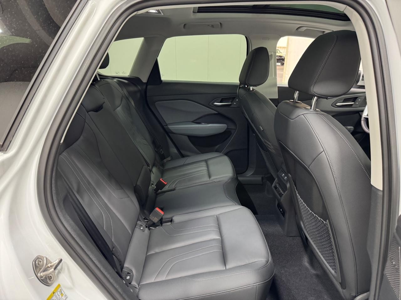 Audi Q3 Vehicle Full-screen Gallery Image 10