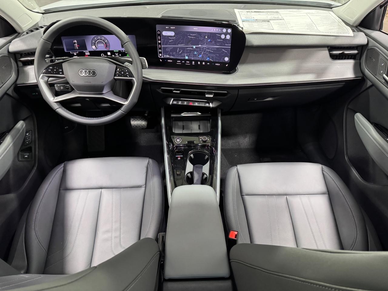 Audi Q3 Vehicle Full-screen Gallery Image 13