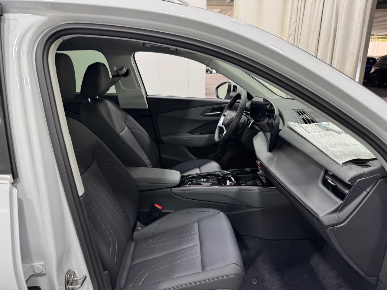 Audi Q3 Vehicle Full-screen Gallery Image 18