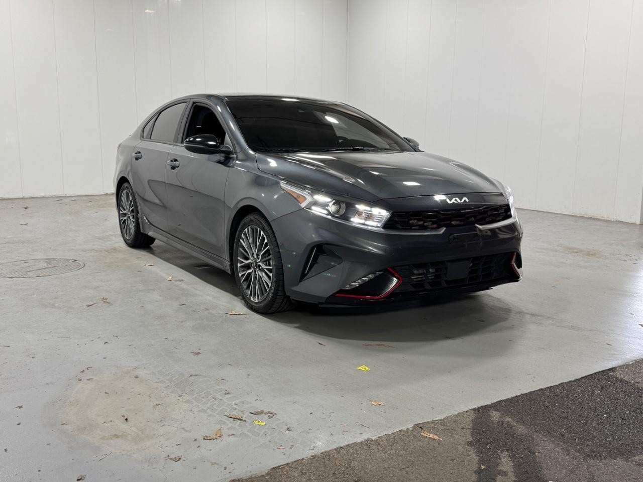 Kia Forte Vehicle Full-screen Gallery Image 6