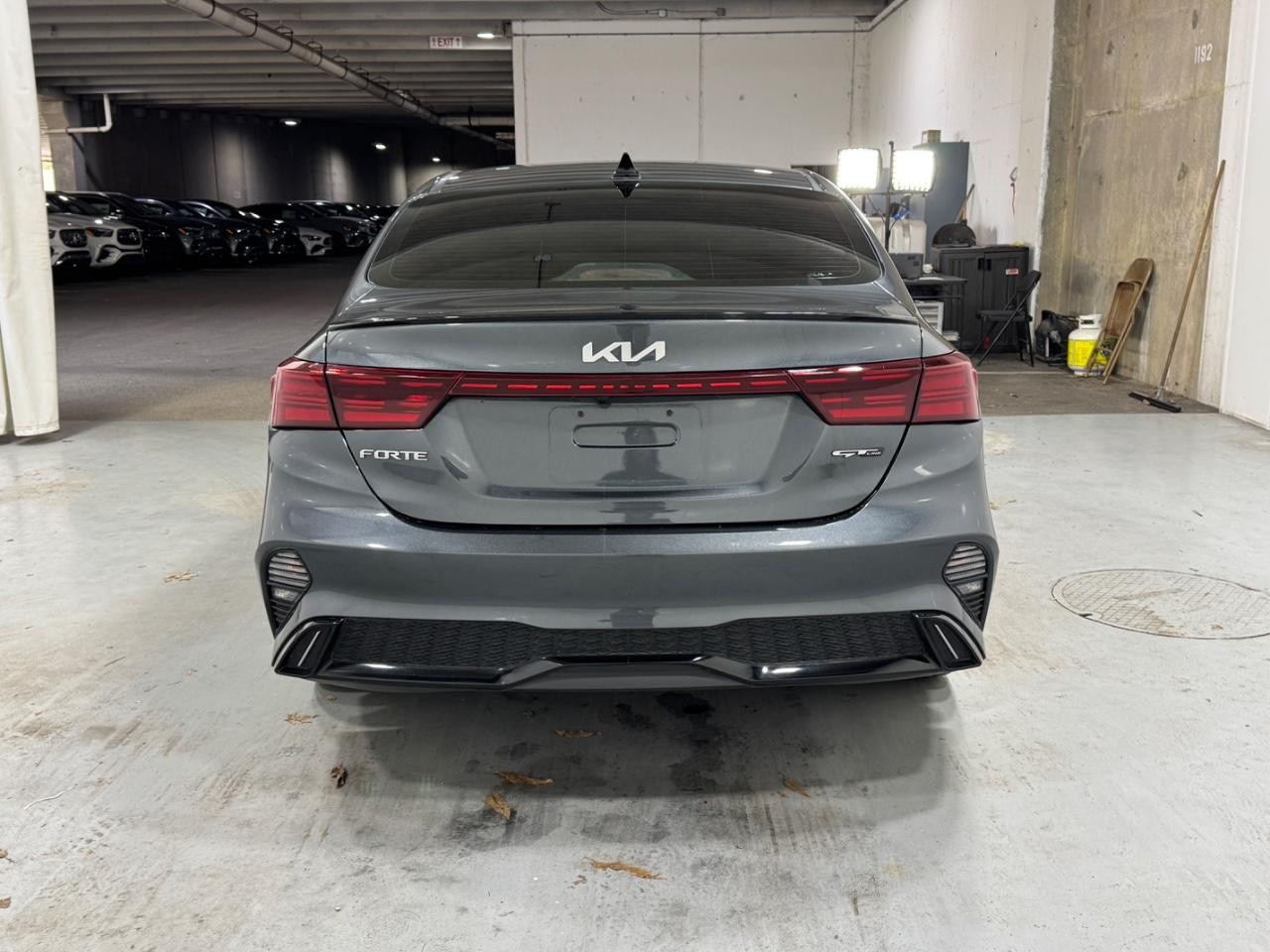 Kia Forte Vehicle Full-screen Gallery Image 9