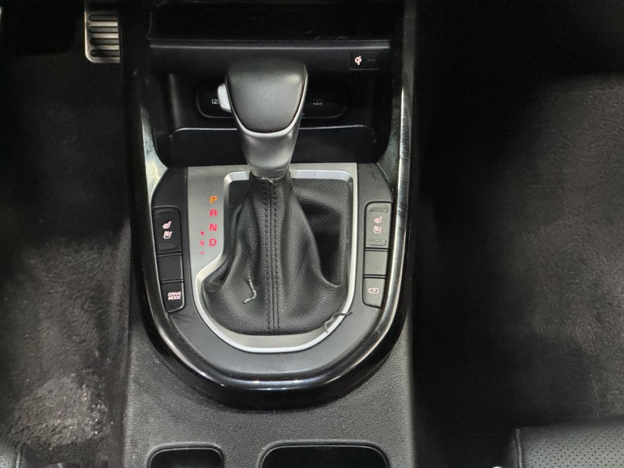 Kia Forte Vehicle Full-screen Gallery Image 15