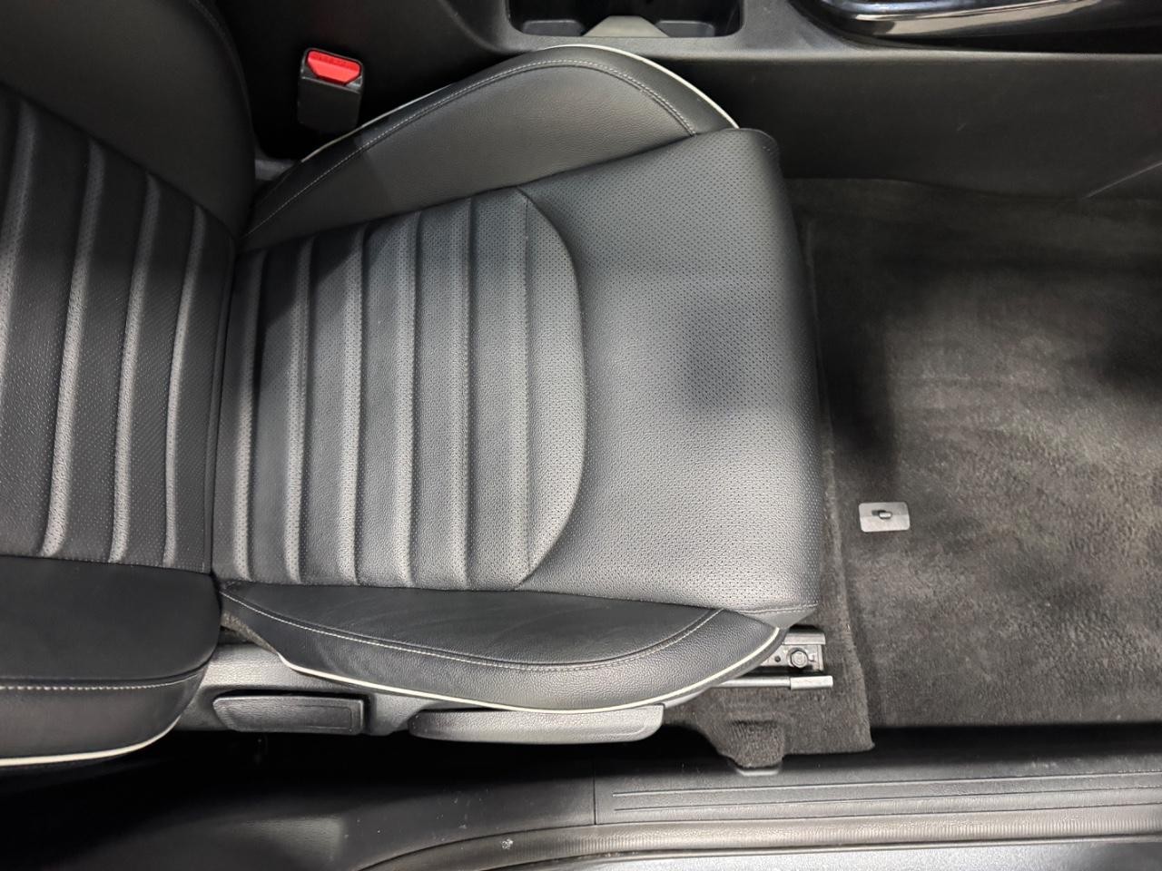 Kia Forte Vehicle Full-screen Gallery Image 18