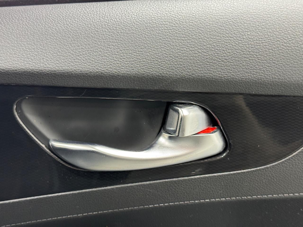 Kia Forte Vehicle Full-screen Gallery Image 20