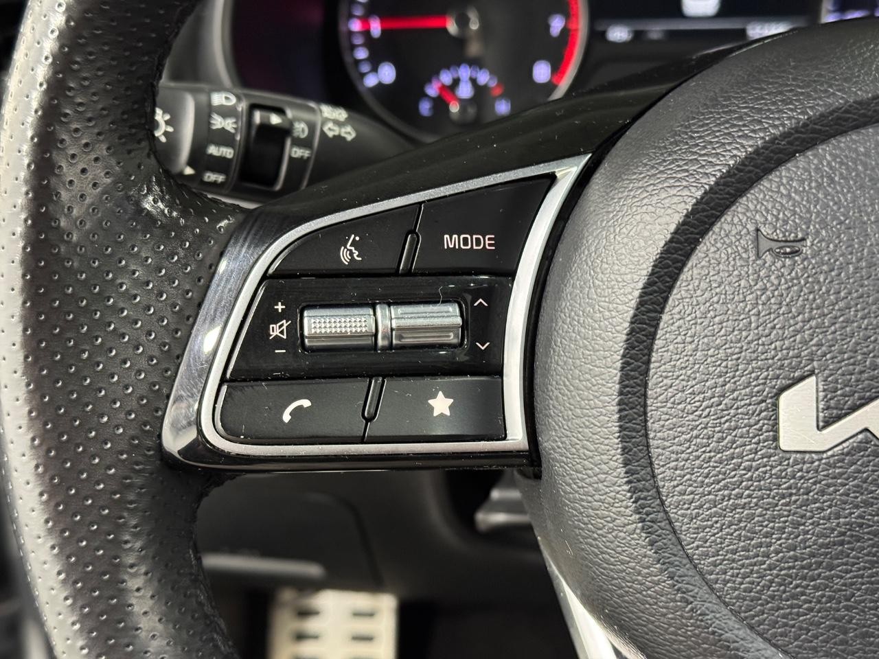 Kia Forte Vehicle Full-screen Gallery Image 29