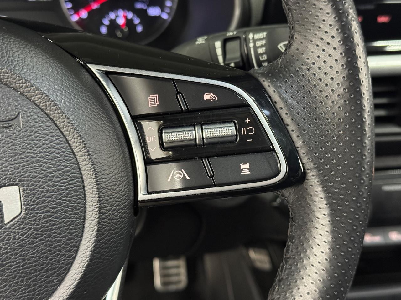 Kia Forte Vehicle Full-screen Gallery Image 30