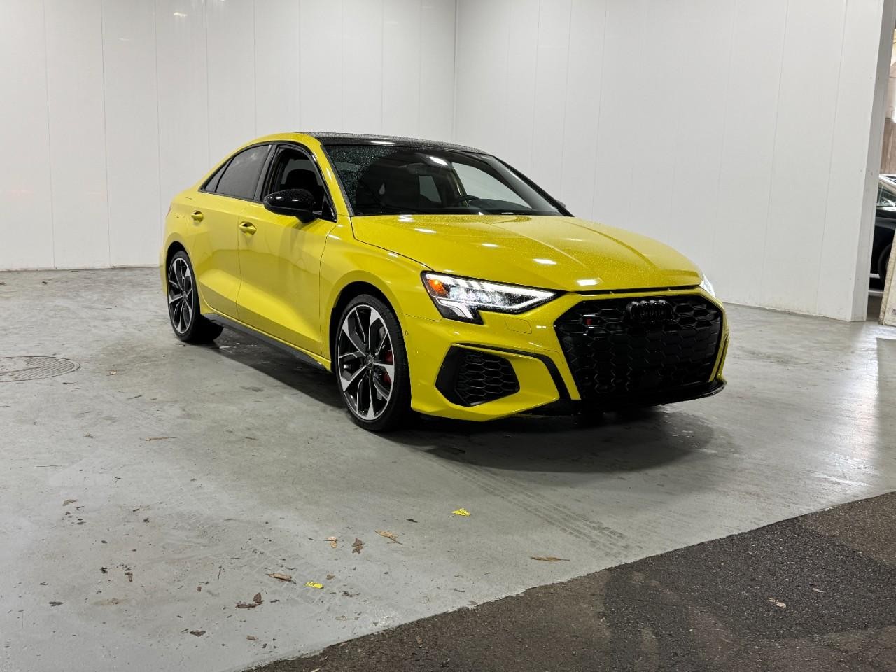 Audi S3 Vehicle Full-screen Gallery Image 6