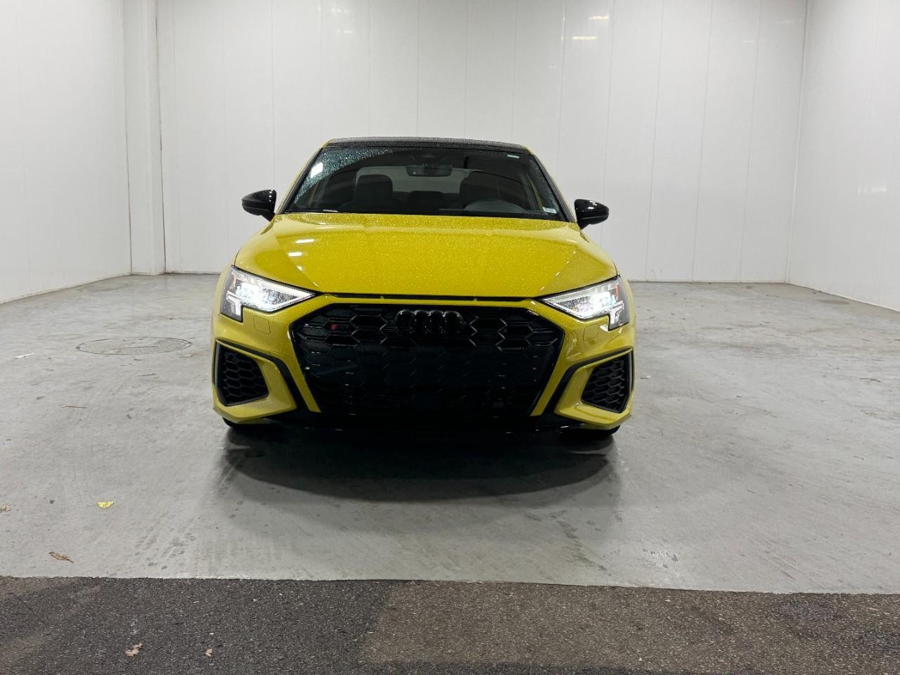 Audi S3 Vehicle Full-screen Gallery Image 7