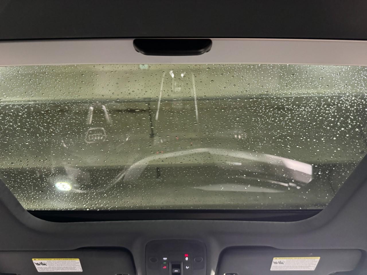 Audi S3 Vehicle Full-screen Gallery Image 11