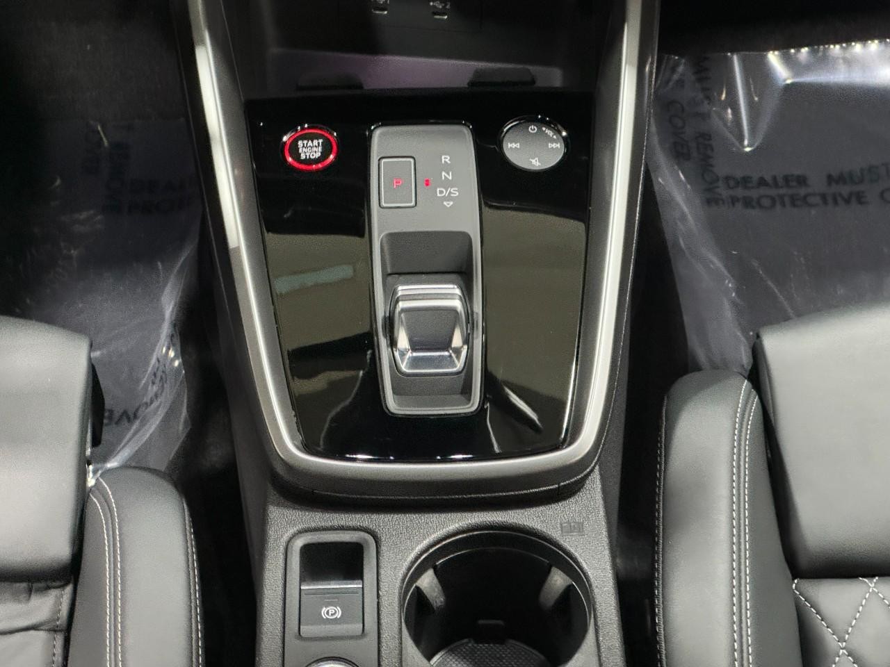 Audi S3 Vehicle Full-screen Gallery Image 16