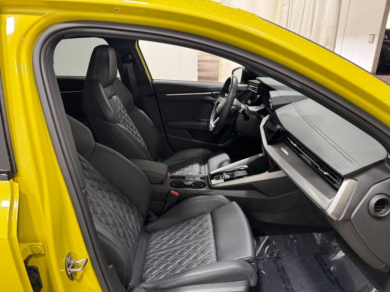 Audi S3 Vehicle Full-screen Gallery Image 18