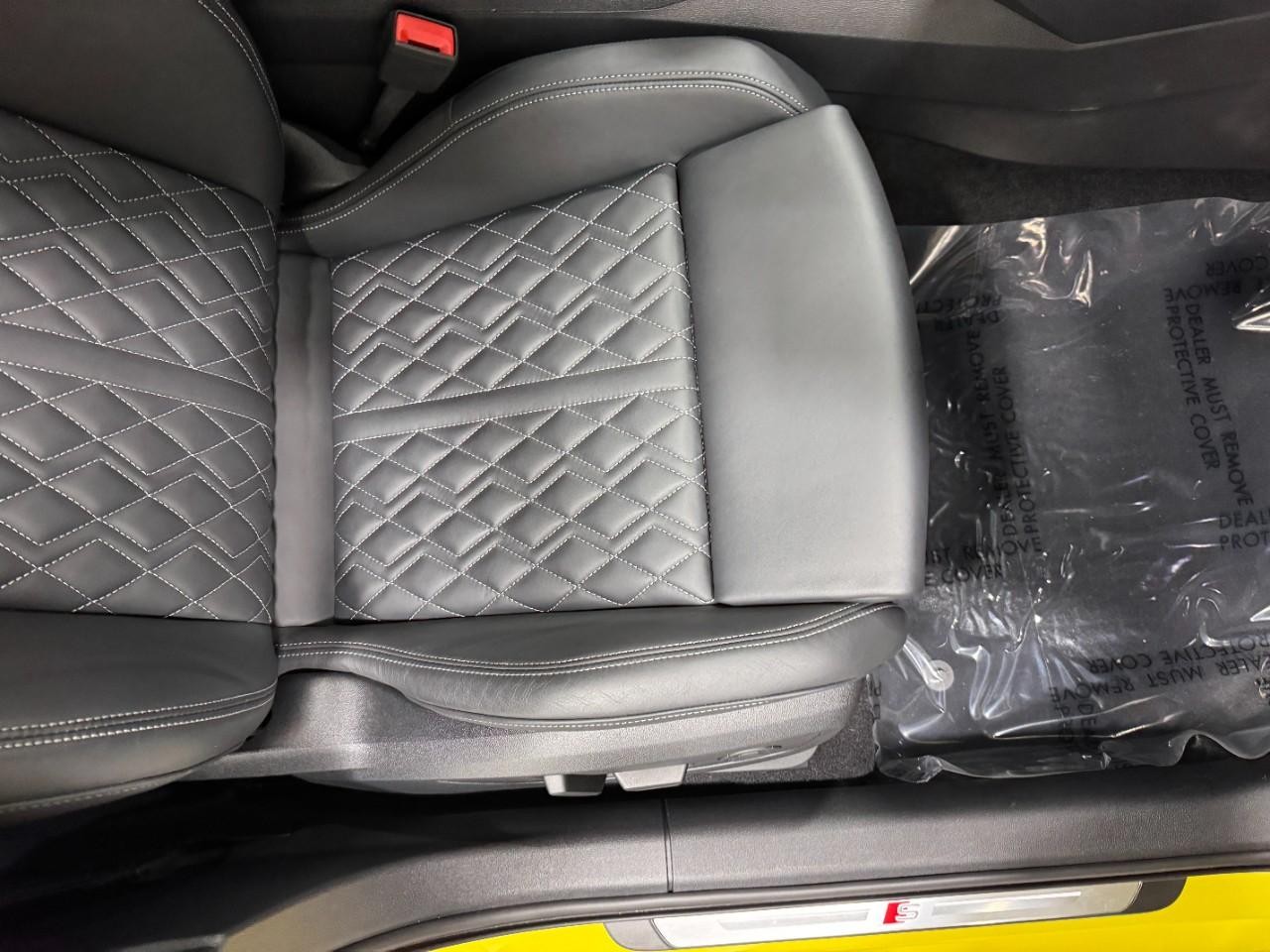 Audi S3 Vehicle Full-screen Gallery Image 19