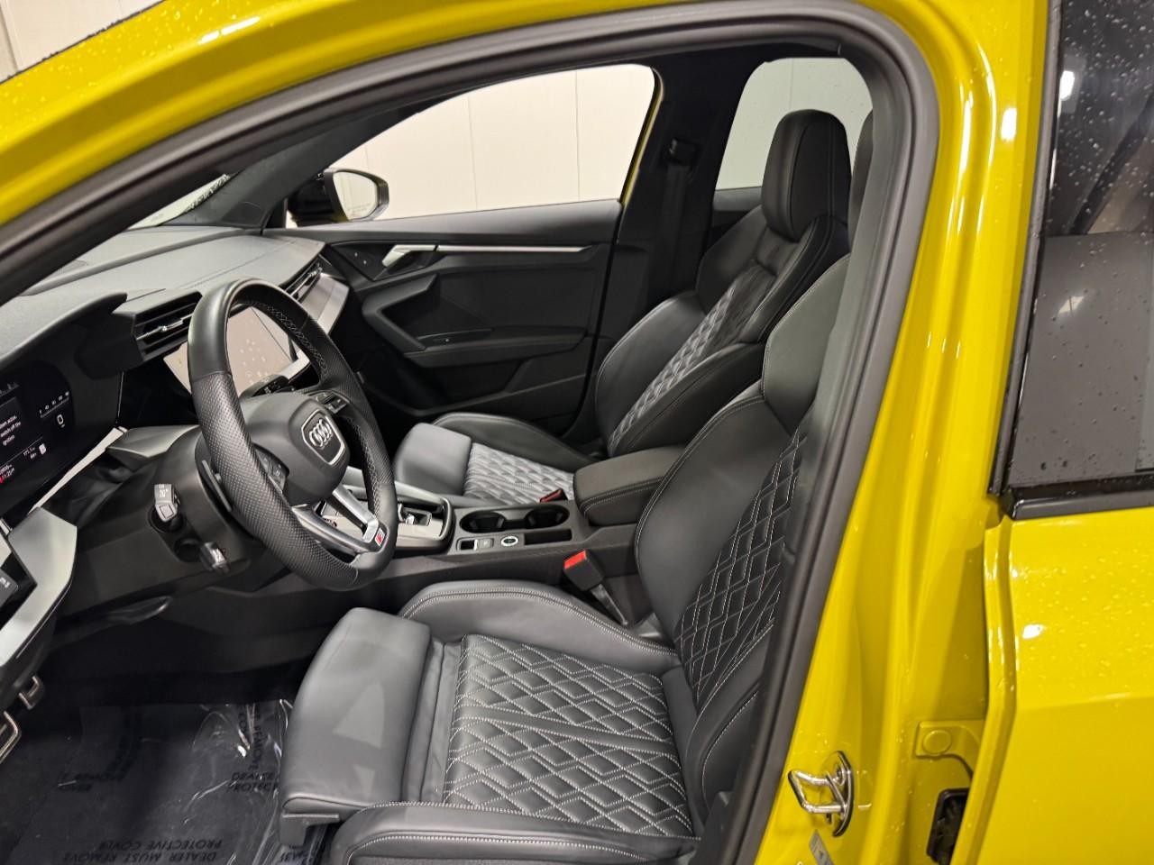 Audi S3 Vehicle Full-screen Gallery Image 28
