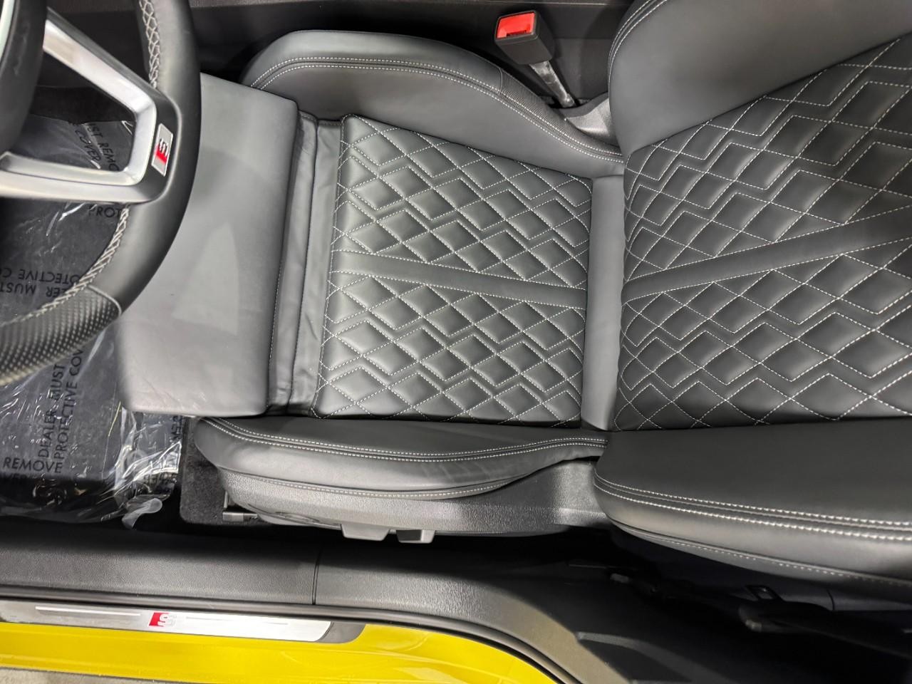 Audi S3 Vehicle Full-screen Gallery Image 29